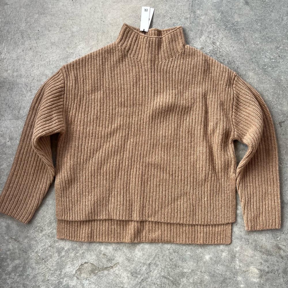 NWT BR Banana Republic Split Hem 100% Merino Wool Tan Sweater XS
